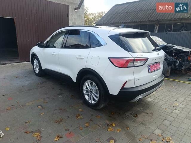 Білий Форд Ескейп, об'ємом двигуна 1.5 л та пробігом 110 тис. км за 15500 $, фото 3 на Automoto.ua