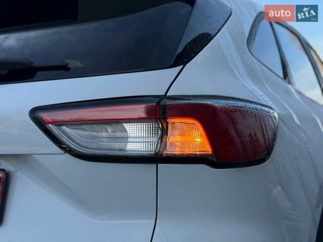 Білий Форд Ескейп, об'ємом двигуна 2.5 л та пробігом 60 тис. км за 19500 $, фото 12 на Automoto.ua