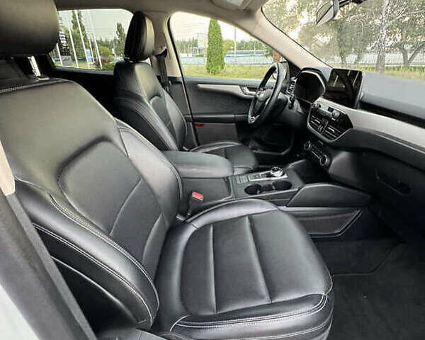 Белый Форд Эскейп, объемом двигателя 1.5 л и пробегом 81 тыс. км за 14500 $, фото 9 на Automoto.ua