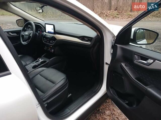 Білий Форд Ескейп, об'ємом двигуна 2 л та пробігом 58 тис. км за 19000 $, фото 13 на Automoto.ua