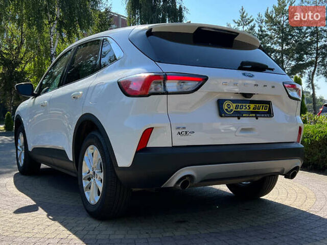 Білий Форд Ескейп, об'ємом двигуна 1.5 л та пробігом 57 тис. км за 17690 $, фото 4 на Automoto.ua