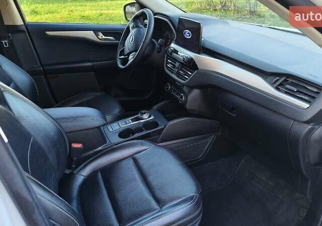 Білий Форд Ескейп, об'ємом двигуна 1.5 л та пробігом 101 тис. км за 17900 $, фото 10 на Automoto.ua