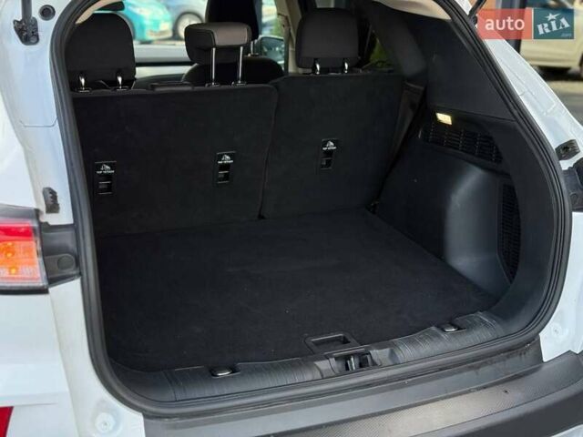 Білий Форд Ескейп, об'ємом двигуна 2.5 л та пробігом 60 тис. км за 19500 $, фото 65 на Automoto.ua