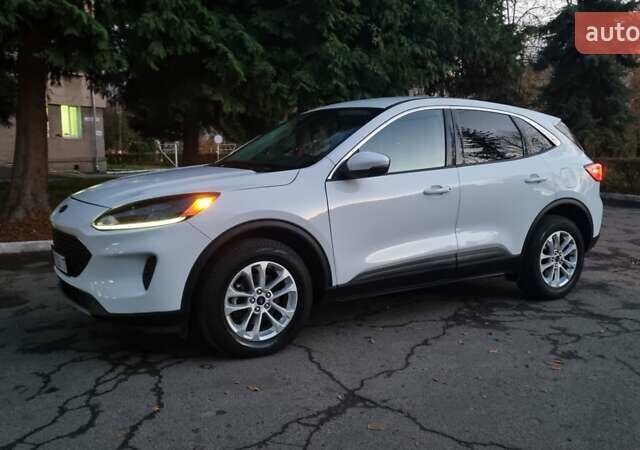 Белый Форд Эскейп, объемом двигателя 1.5 л и пробегом 93 тыс. км за 16500 $, фото 12 на Automoto.ua