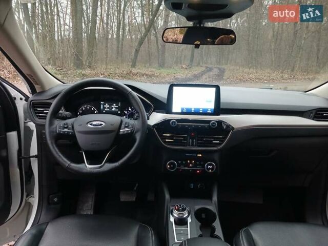 Білий Форд Ескейп, об'ємом двигуна 2 л та пробігом 58 тис. км за 19000 $, фото 11 на Automoto.ua