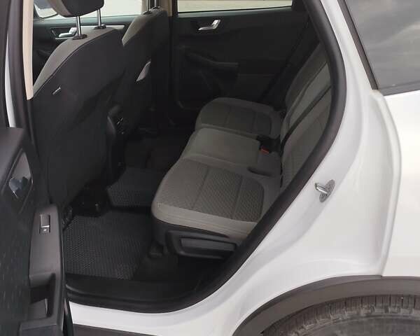 Білий Форд Ескейп, об'ємом двигуна 1.5 л та пробігом 79 тис. км за 15600 $, фото 15 на Automoto.ua