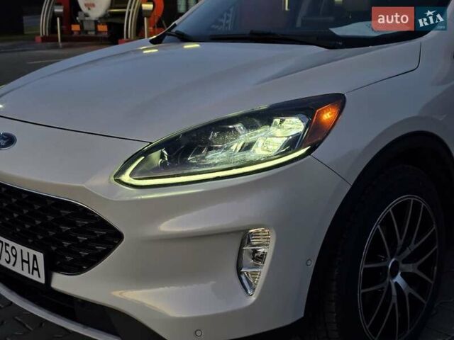 Форд Эскейп 2020 в Тернополе на Automoto.ua Белый Форд Эскейп, объемом двигателя 2 л и пробегом 89 тыс. км за 17499 $, фото 20 на Automoto.ua