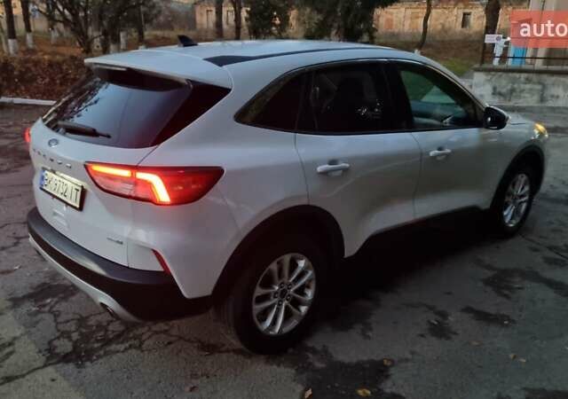 Белый Форд Эскейп, объемом двигателя 1.5 л и пробегом 93 тыс. км за 16500 $, фото 8 на Automoto.ua