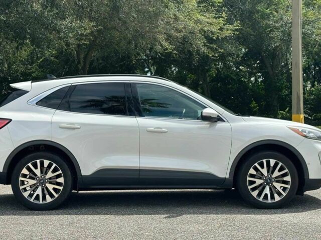 Белый Форд Эскейп, объемом двигателя 2 л и пробегом 34 тыс. км за 4800 $, фото 4 на Automoto.ua