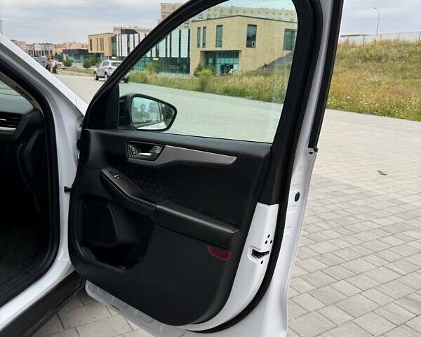 Білий Форд Ескейп, об'ємом двигуна 2.49 л та пробігом 95 тис. км за 24500 $, фото 32 на Automoto.ua