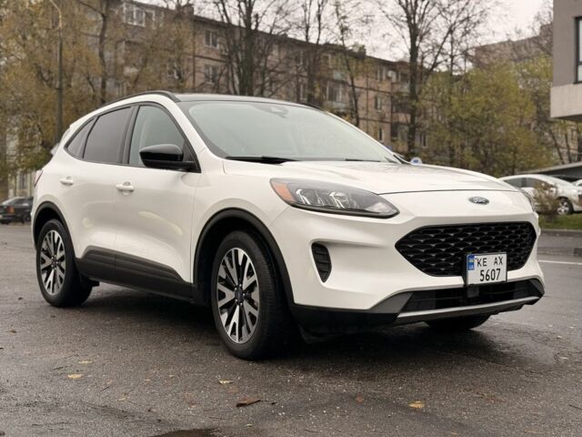 Белый Форд Эскейп, объемом двигателя 2.5 л и пробегом 72 тыс. км за 22400 $, фото 2 на Automoto.ua