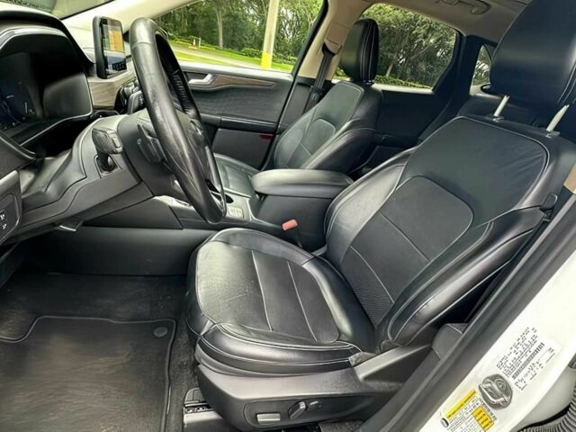 Белый Форд Эскейп, объемом двигателя 2 л и пробегом 30 тыс. км за 10000 $, фото 6 на Automoto.ua