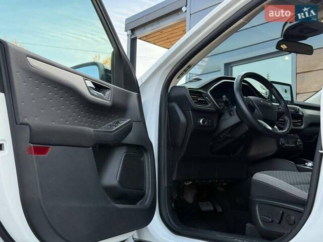 Білий Форд Ескейп, об'ємом двигуна 2.5 л та пробігом 60 тис. км за 19500 $, фото 21 на Automoto.ua