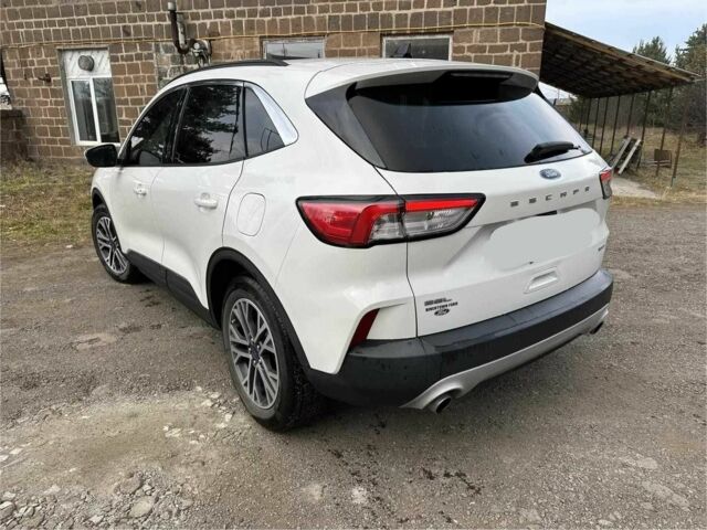 Белый Форд Эскейп, объемом двигателя 1.5 л и пробегом 99 тыс. км за 11200 $, фото 2 на Automoto.ua