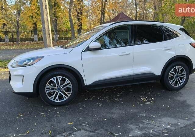 Білий Форд Ескейп, об'ємом двигуна 1.5 л та пробігом 101 тис. км за 17900 $, фото 7 на Automoto.ua