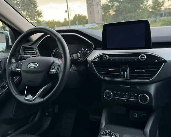 Белый Форд Эскейп, объемом двигателя 1.5 л и пробегом 81 тыс. км за 14500 $, фото 11 на Automoto.ua