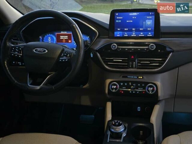 Форд Эскейп 2020 в Тернополе на Automoto.ua Белый Форд Эскейп, объемом двигателя 2 л и пробегом 89 тыс. км за 17499 $, фото 26 на Automoto.ua