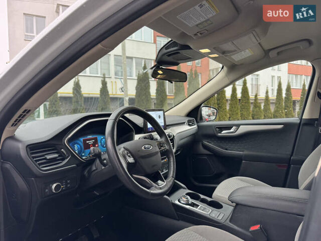 Белый Форд Эскейп, объемом двигателя 2.5 л и пробегом 73 тыс. км за 20800 $, фото 5 на Automoto.ua