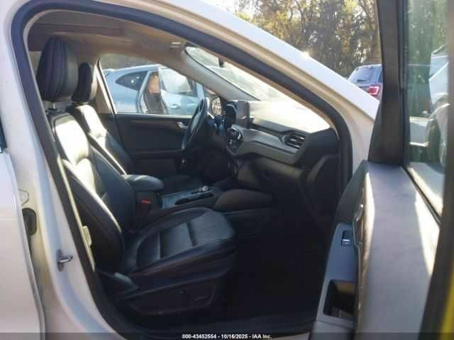 Белый Форд Эскейп, объемом двигателя 2.5 л и пробегом 98 тыс. км за 5500 $, фото 4 на Automoto.ua