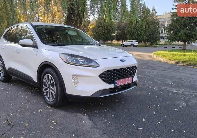 Білий Форд Ескейп, об'ємом двигуна 1.5 л та пробігом 101 тис. км за 17900 $, фото 27 на Automoto.ua