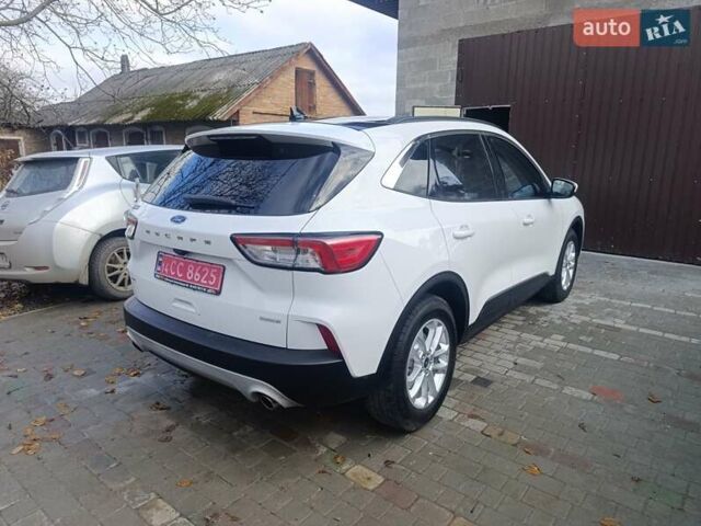 Білий Форд Ескейп, об'ємом двигуна 1.5 л та пробігом 110 тис. км за 15500 $, фото 2 на Automoto.ua