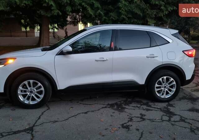 Белый Форд Эскейп, объемом двигателя 1.5 л и пробегом 93 тыс. км за 16500 $, фото 15 на Automoto.ua