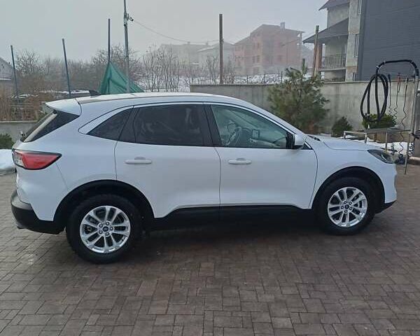 Белый Форд Эскейп, объемом двигателя 1.5 л и пробегом 50 тыс. км за 18200 $, фото 2 на Automoto.ua