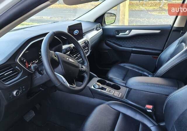 Білий Форд Ескейп, об'ємом двигуна 1.5 л та пробігом 101 тис. км за 17900 $, фото 19 на Automoto.ua