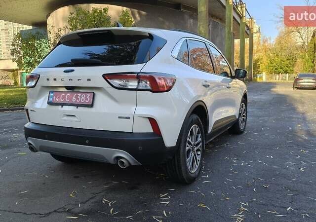 Білий Форд Ескейп, об'ємом двигуна 1.5 л та пробігом 101 тис. км за 17900 $, фото 6 на Automoto.ua