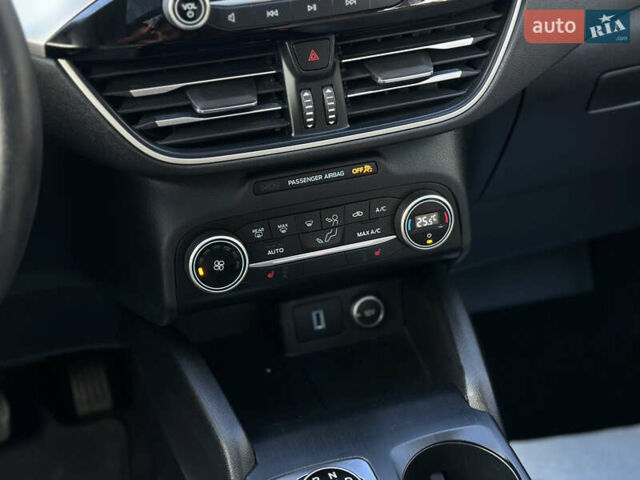 Белый Форд Эскейп, объемом двигателя 1.5 л и пробегом 110 тыс. км за 15999 $, фото 41 на Automoto.ua