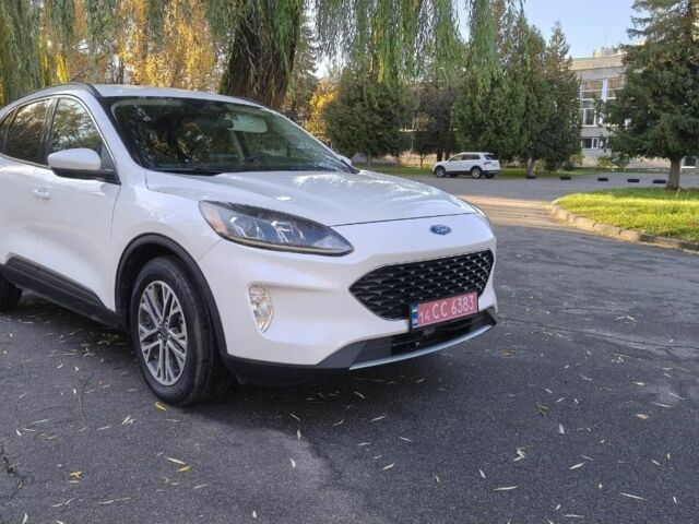 Білий Форд Ескейп, об'ємом двигуна 0 л та пробігом 100 тис. км за 17900 $, фото 3 на Automoto.ua