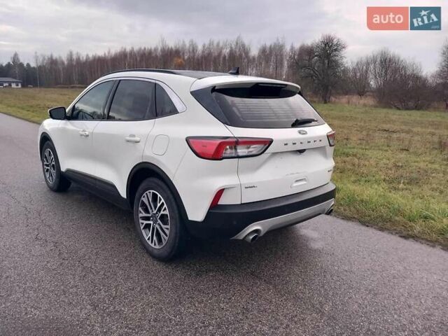 Білий Форд Ескейп, об'ємом двигуна 1.5 л та пробігом 32 тис. км за 19000 $, фото 3 на Automoto.ua