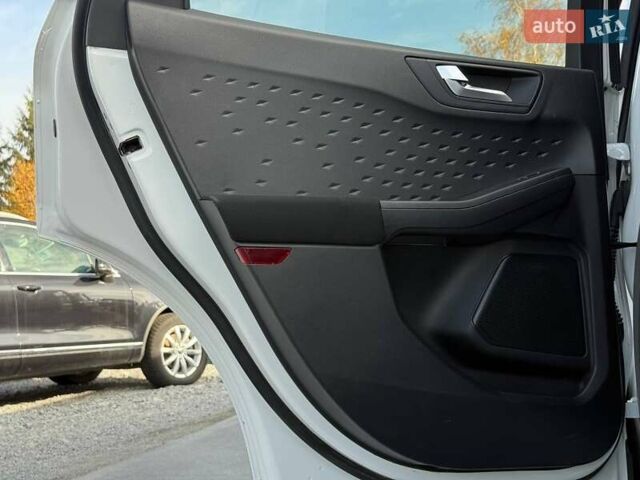 Білий Форд Ескейп, об'ємом двигуна 2.5 л та пробігом 60 тис. км за 19500 $, фото 42 на Automoto.ua