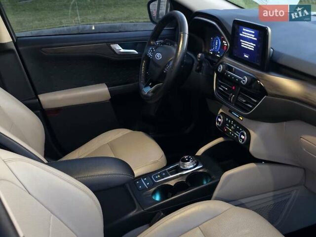 Форд Эскейп 2020 в Тернополе на Automoto.ua Белый Форд Эскейп, объемом двигателя 2 л и пробегом 89 тыс. км за 17499 $, фото 25 на Automoto.ua