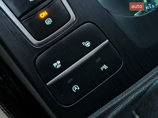 Форд Эскейп 2020 в Тернополе на Automoto.ua Белый Форд Эскейп, объемом двигателя 2 л и пробегом 89 тыс. км за 17499 $, фото 48 на Automoto.ua