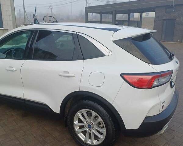 Белый Форд Эскейп, объемом двигателя 1.5 л и пробегом 50 тыс. км за 18200 $, фото 4 на Automoto.ua