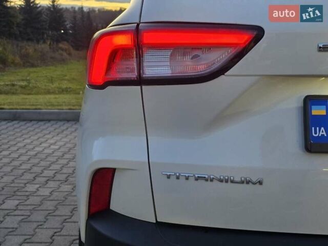 Форд Эскейп 2020 в Тернополе на Automoto.ua Белый Форд Эскейп, объемом двигателя 2 л и пробегом 89 тыс. км за 17499 $, фото 19 на Automoto.ua