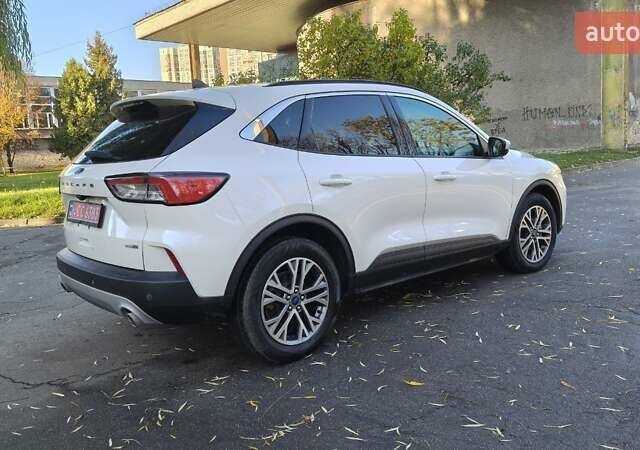 Білий Форд Ескейп, об'ємом двигуна 1.5 л та пробігом 101 тис. км за 17900 $, фото 9 на Automoto.ua