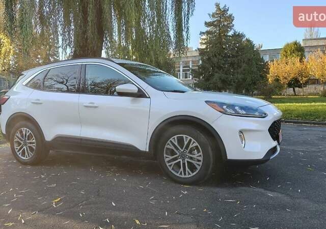 Білий Форд Ескейп, об'ємом двигуна 1.5 л та пробігом 101 тис. км за 17900 $, фото 25 на Automoto.ua