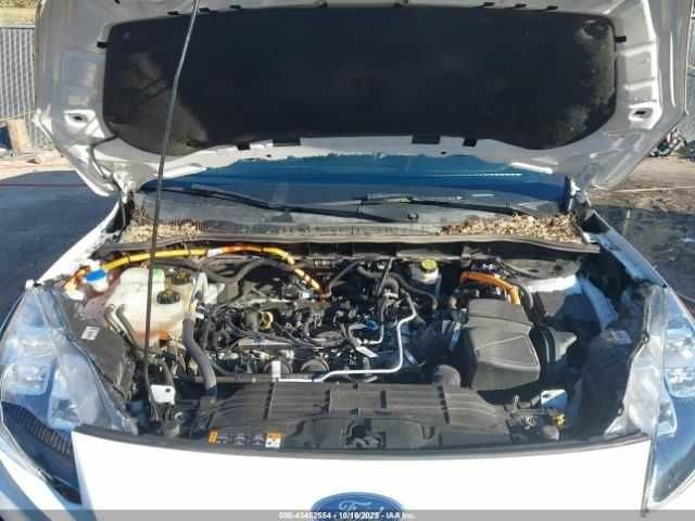 Белый Форд Эскейп, объемом двигателя 2.5 л и пробегом 98 тыс. км за 5500 $, фото 9 на Automoto.ua