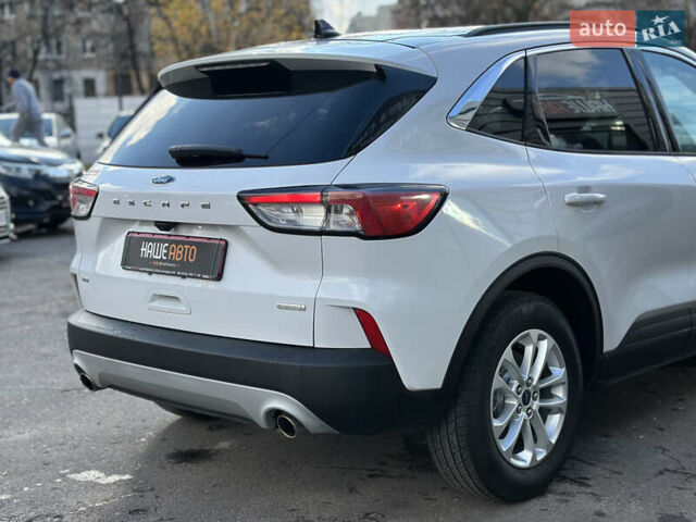 Белый Форд Эскейп, объемом двигателя 1.5 л и пробегом 110 тыс. км за 15999 $, фото 18 на Automoto.ua