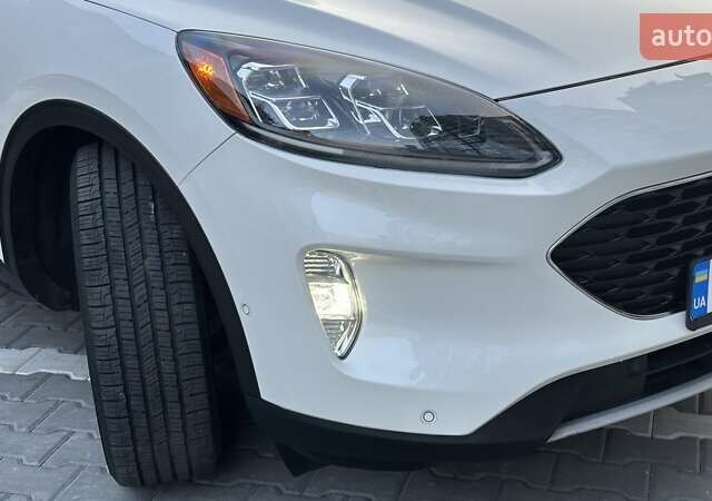 Белый Форд Эскейп, объемом двигателя 2.49 л и пробегом 73 тыс. км за 24400 $, фото 18 на Automoto.ua