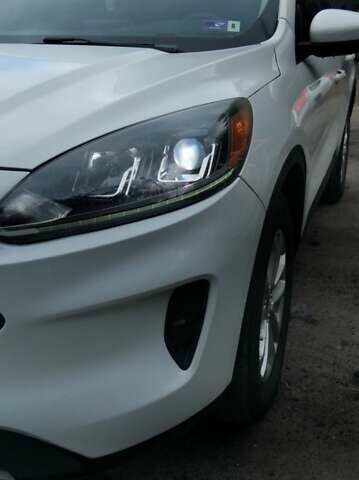 Белый Форд Эскейп, объемом двигателя 1.5 л и пробегом 149 тыс. км за 15000 $, фото 5 на Automoto.ua