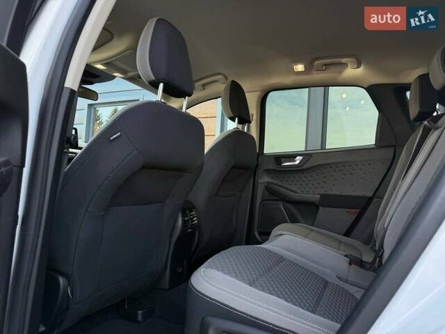 Білий Форд Ескейп, об'ємом двигуна 2.5 л та пробігом 60 тис. км за 19500 $, фото 44 на Automoto.ua