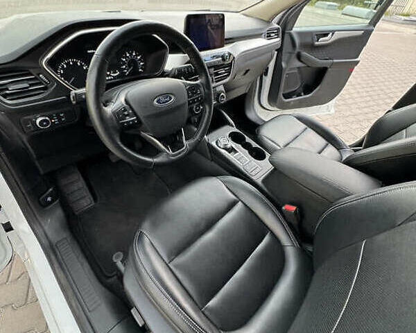 Белый Форд Эскейп, объемом двигателя 1.5 л и пробегом 81 тыс. км за 14500 $, фото 7 на Automoto.ua