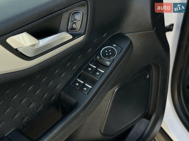 Белый Форд Эскейп, объемом двигателя 1.5 л и пробегом 110 тыс. км за 15999 $, фото 23 на Automoto.ua