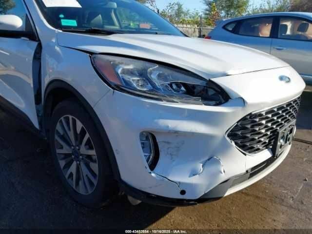 Белый Форд Эскейп, объемом двигателя 2.5 л и пробегом 98 тыс. км за 5500 $, фото 5 на Automoto.ua