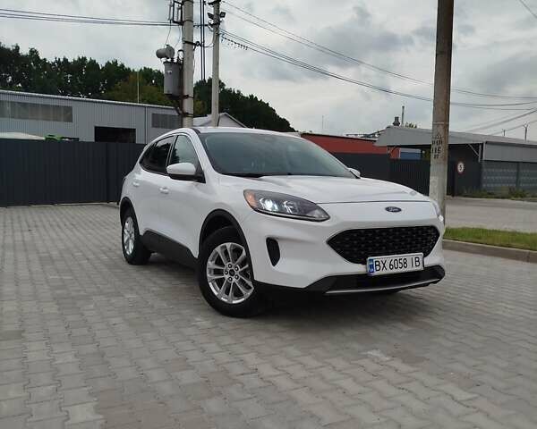 Білий Форд Ескейп, об'ємом двигуна 1.5 л та пробігом 79 тис. км за 15600 $, фото 4 на Automoto.ua