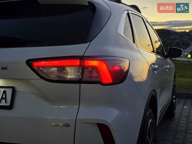 Форд Эскейп 2020 в Тернополе на Automoto.ua Белый Форд Эскейп, объемом двигателя 2 л и пробегом 89 тыс. км за 17499 $, фото 18 на Automoto.ua