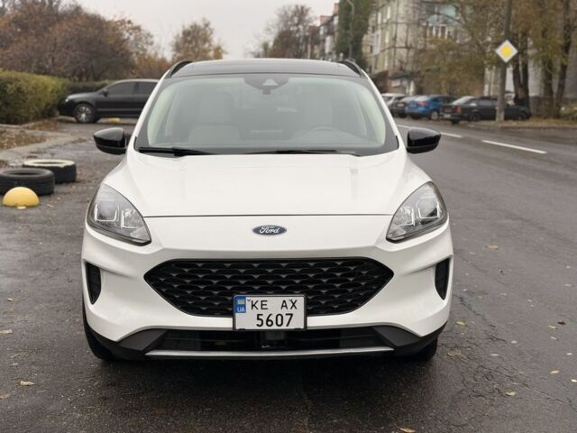 Белый Форд Эскейп, объемом двигателя 2.5 л и пробегом 72 тыс. км за 22400 $, фото 1 на Automoto.ua